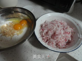 萝卜丝饼的做法步骤：2