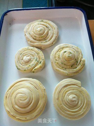 香葱手撕酥饼的做法步骤：6