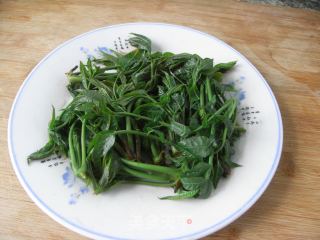 香椿芽鸡蛋饼的做法步骤：2