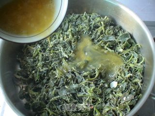 【蛋香苜蓿麦饭】------炒着吃的麦饭的做法步骤：11