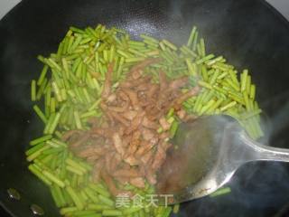 蒜薹炒肉丝的做法步骤：11