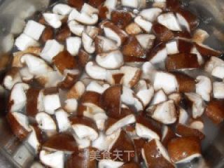 耗油香菇肉丁的做法步骤：1