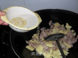 土豆炒肉片的做法步骤：6