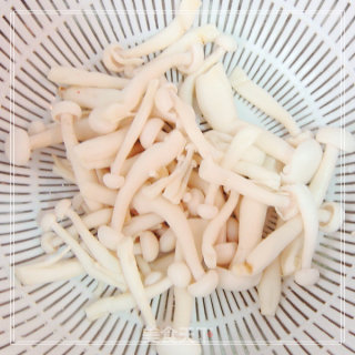 春夏适宜的凉拌菜菜（酸甜味）------爽脆黄瓜卷的做法步骤：2