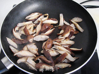 五花肉炒香菇的做法步骤：6