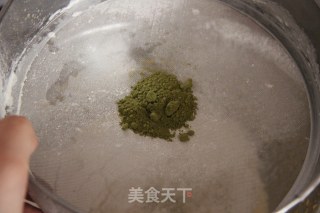 【抹茶草莓卷】的做法步骤：7