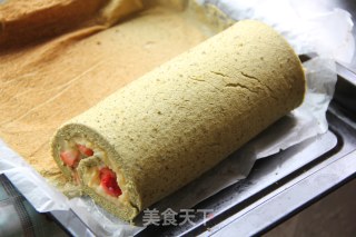 【抹茶草莓卷】的做法步骤：25