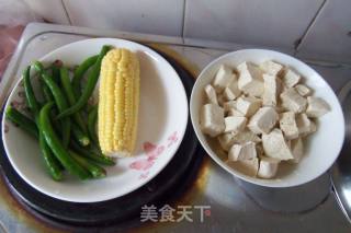 辣椒玉米烧豆腐的做法步骤：1