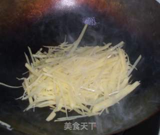 清炒土豆丝的做法步骤：3