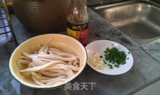 鲍汁烩手撕杏鲍菇的做法步骤：1