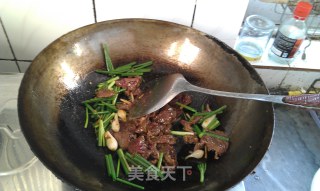 葱爆牛肉的做法步骤：4