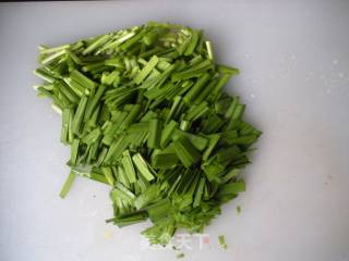 南瓜丝炒韭菜的做法步骤：3