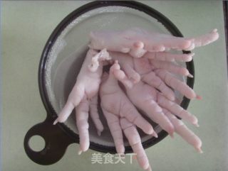 蜜汁鸡爪的做法步骤：2