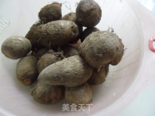 毛芋头蘸糖的做法步骤：1