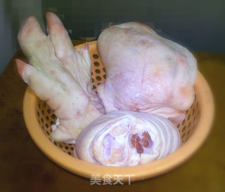 【潮汕】卤猪脚的做法步骤：1