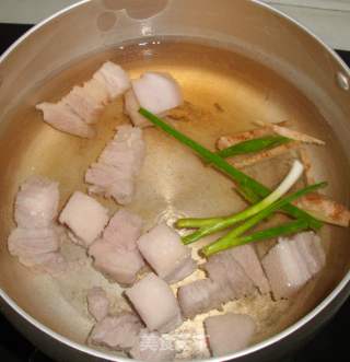 肋条肉（五花肉）冬瓜汤的做法步骤：3