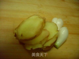 驱寒暖胃姜汤的做法步骤：1
