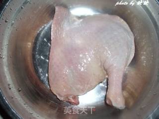 新奥尔良烤鸭边腿的做法步骤：1