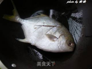 新奥尔良烤肉料烧鲳鱼的做法步骤：4