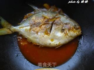 新奥尔良烤肉料烧鲳鱼的做法步骤：6
