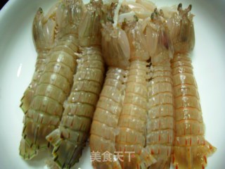 椒盐虾蛄的做法步骤：1