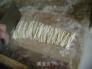 墨鱼韭菜面的做法步骤：10