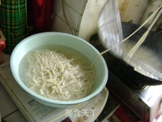 墨鱼韭菜面的做法步骤：12