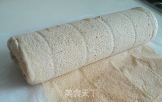 戚风蛋糕卷的做法步骤：11