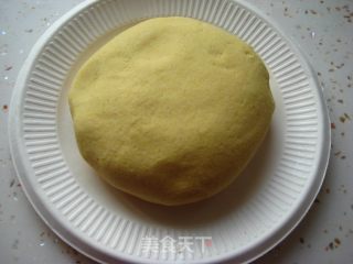 元宝蒸饺的做法步骤：2