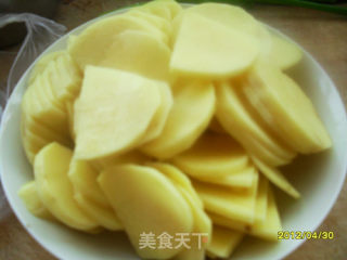 土豆片炒肉的做法步骤：4