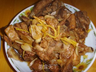 糖醋排骨的做法步骤：1