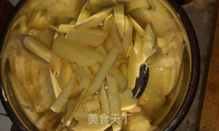 麻辣土豆条的做法步骤：1