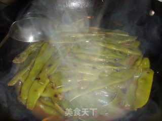 东北炖豆角的做法步骤：1