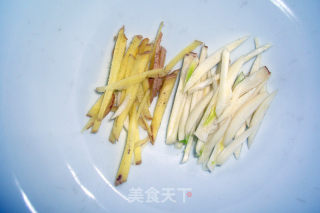 土豆青椒丝的做法步骤：2