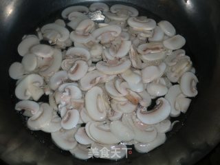 鲜蘑肉片的做法步骤：3