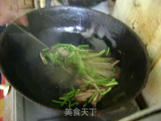 蒜薹炒牛肉的做法步骤：4