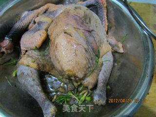 电饭煲做烤鸡的做法步骤：1