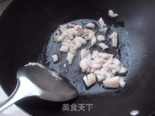 包菜肉丁炒米粉的做法步骤：4