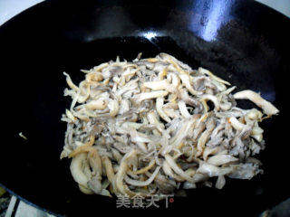 蘑菇的另类吃法——素版京酱肉丝的做法步骤：7