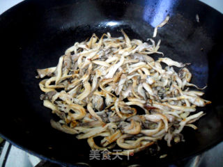 蘑菇的另类吃法——素版京酱肉丝的做法步骤：8