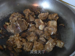 红烧鲍菇糖排的做法步骤：11
