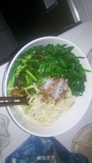 凉拌豆腐皮韭菜的做法步骤：7
