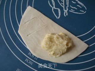 茶餐厅热卖的点心——千层榴莲酥的做法步骤：4