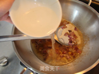 三味炖鸡腿的做法步骤：4