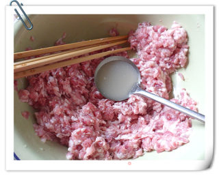 豆腐玉米面肉包子的做法步骤：5