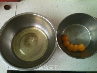 DIY戚风蛋糕的做法步骤：2