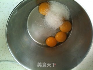 DIY戚风蛋糕的做法步骤：7