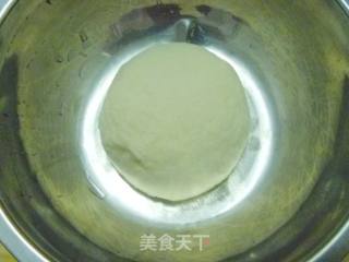 【百变面食】换个方法吃包子---韭菜鸡蛋水煎包的做法步骤：1