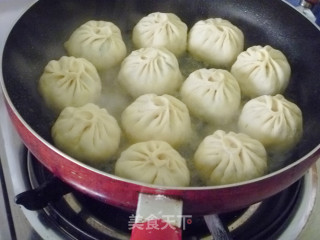 【百变面食】换个方法吃包子---韭菜鸡蛋水煎包的做法步骤：12