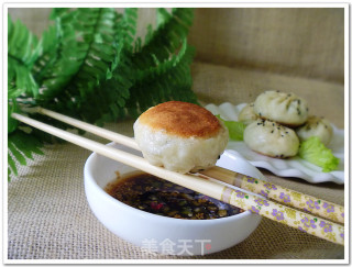 【百变面食】换个方法吃包子---韭菜鸡蛋水煎包的做法步骤：15
